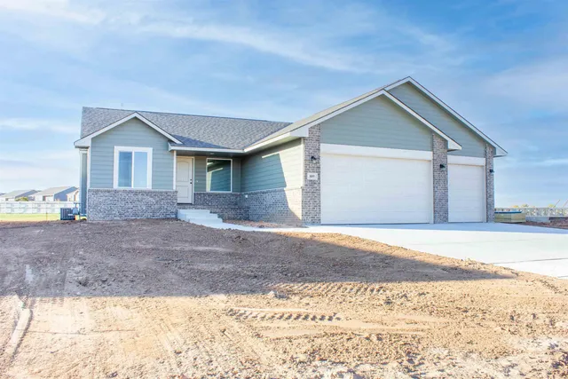 $257,775 | 889 North Cloverleaf Street, Goddard, KS 67052