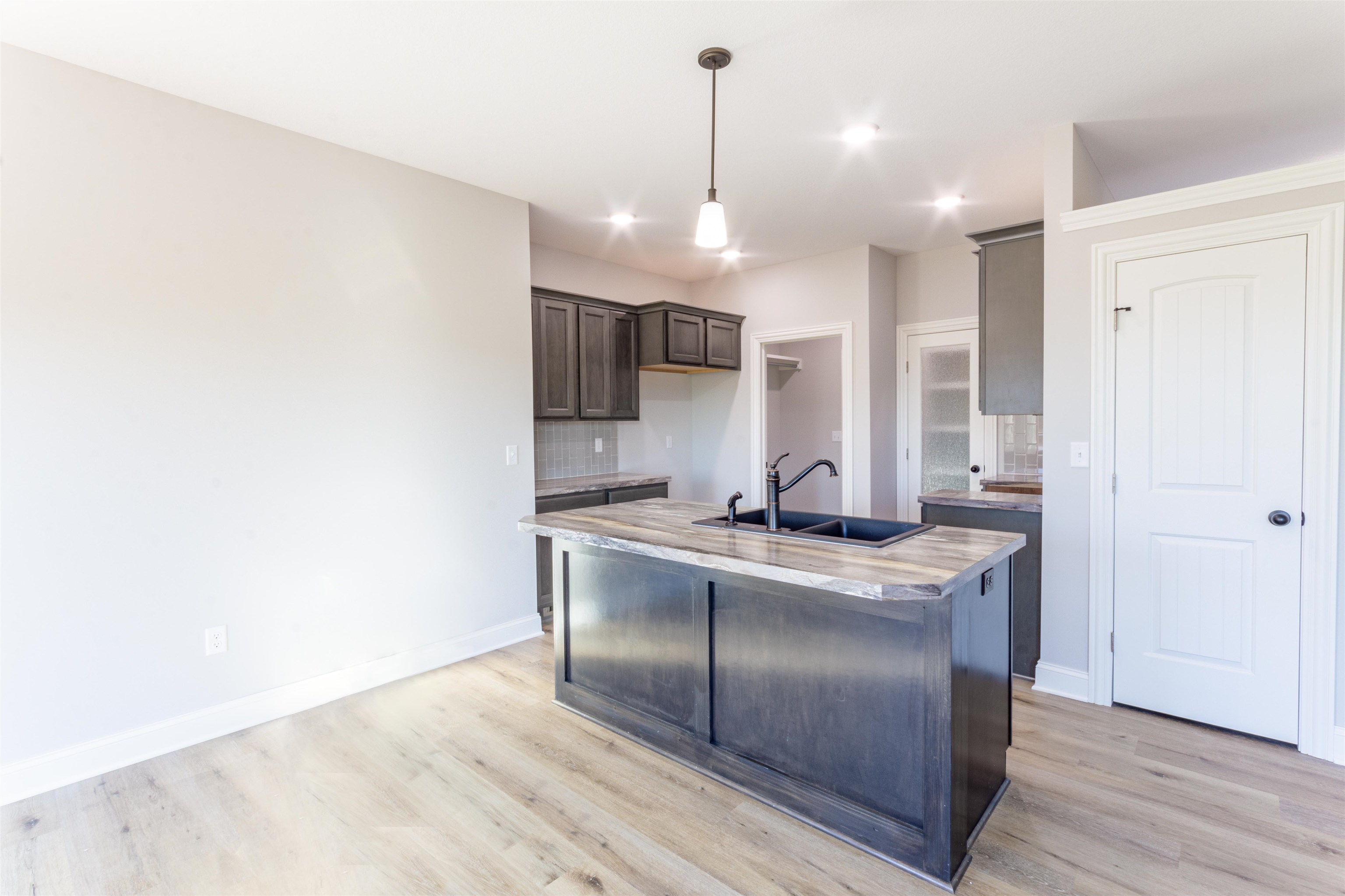 889 North Cloverleaf Street Goddard, KS 67052 - Photo 10 of 30