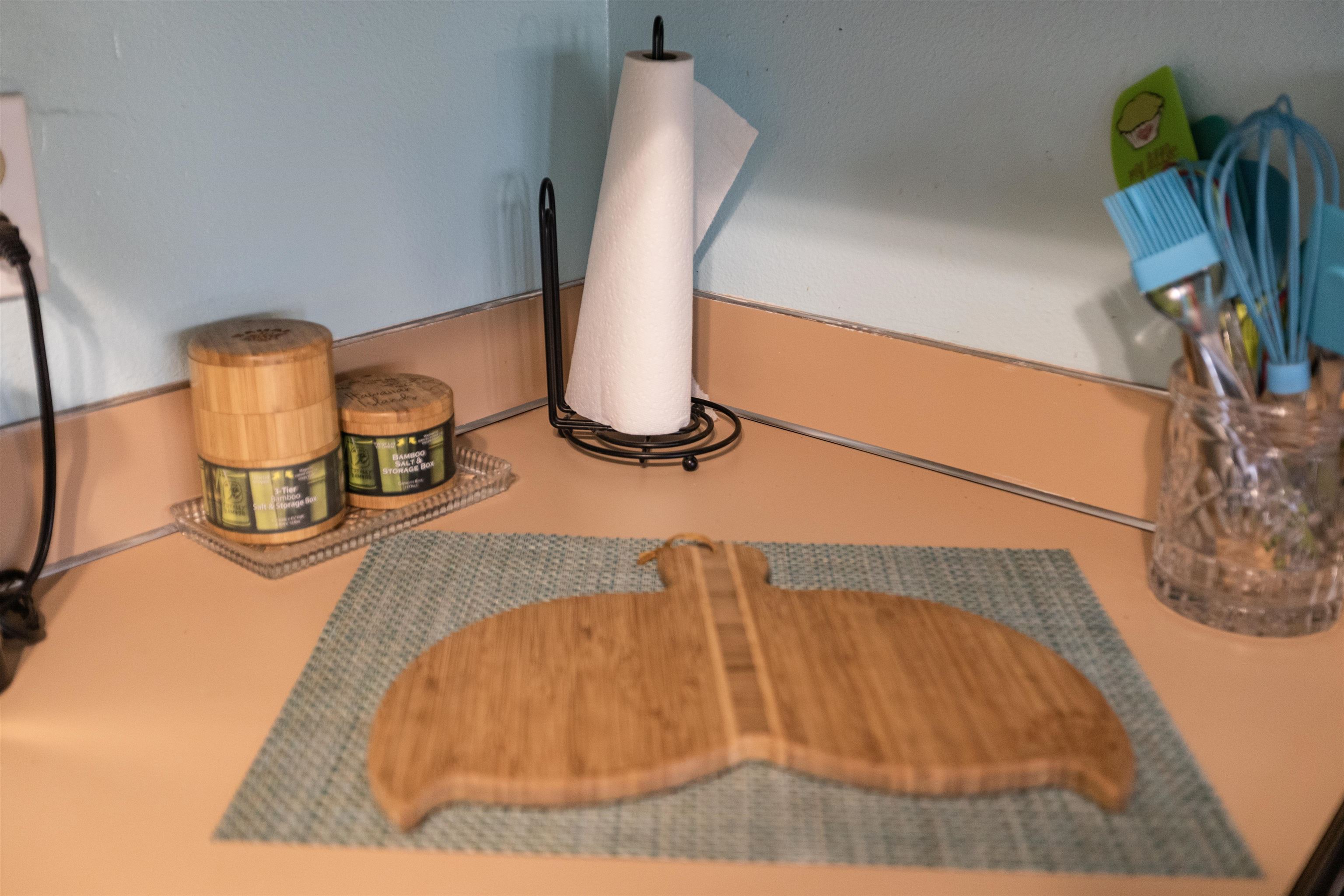 3740 Lower Honoapiilani Road, Unit F306 Lahaina, HI 96761 - Photo 21 of 30 a view of a living room