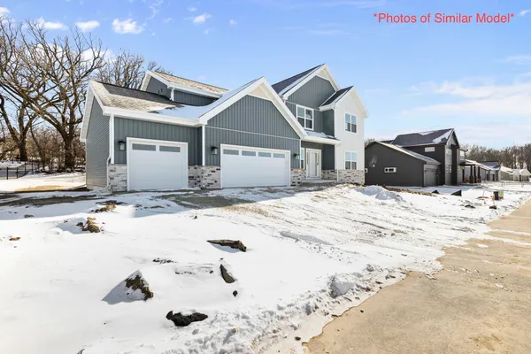 $691,914 | 13 Hawks View, Edgerton, WI 53534