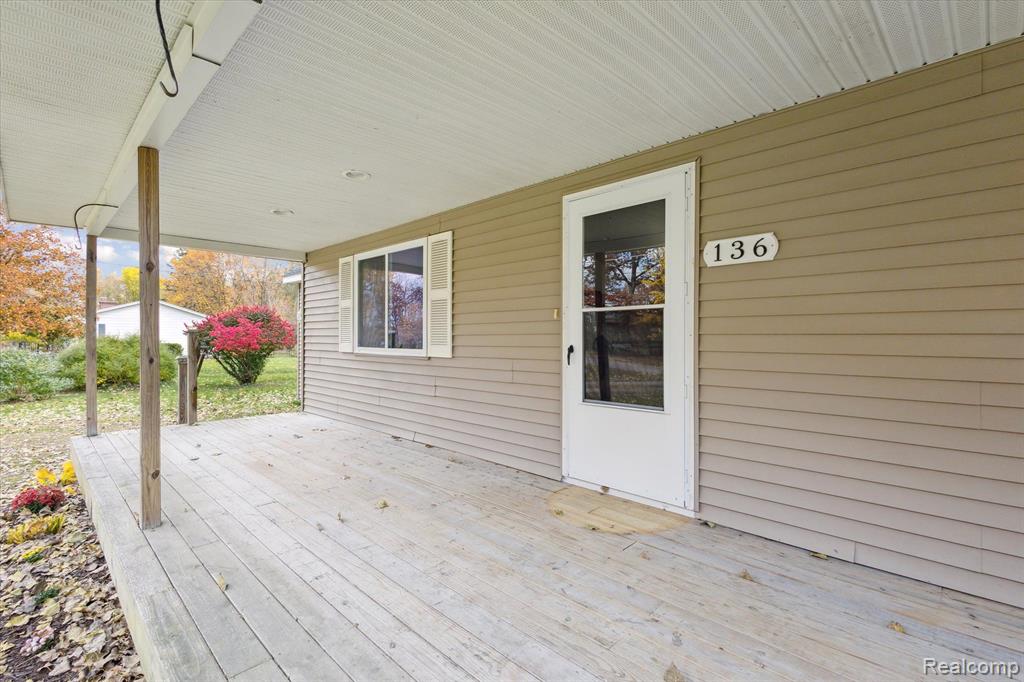136 Meadow Lane Howell, MI 48855 - Photo 4 of 21