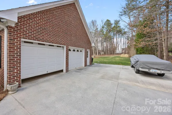 $529,900 | 220 St Johns Drive, Salisbury, NC 28144