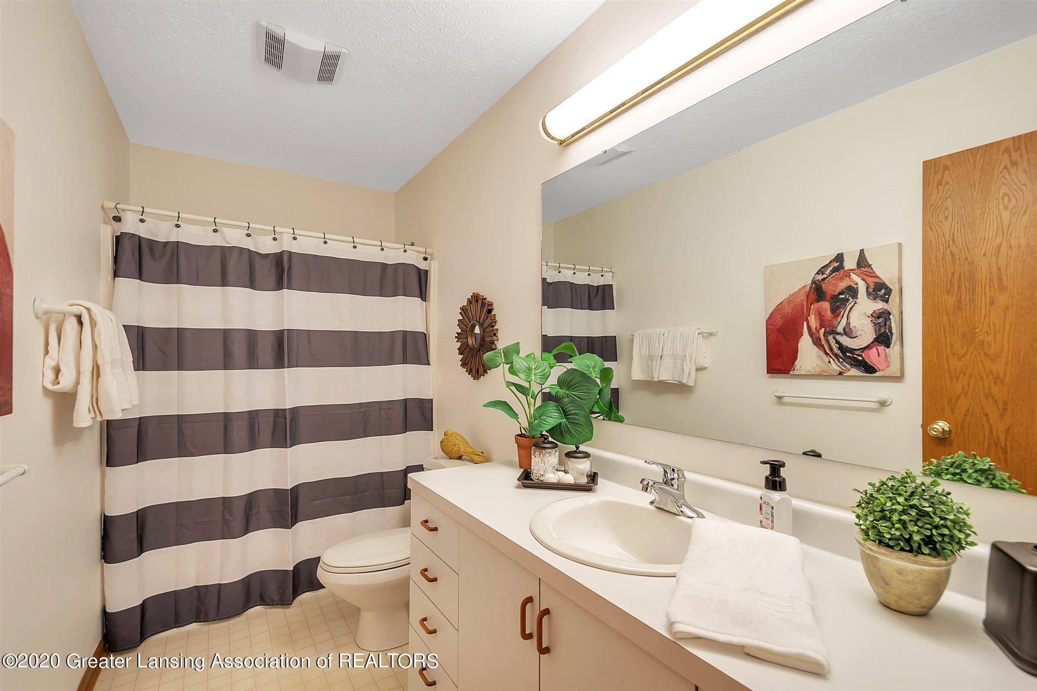 580 Gulick Road Haslett, MI 48840 - Photo 27 of 47 Main Bath1