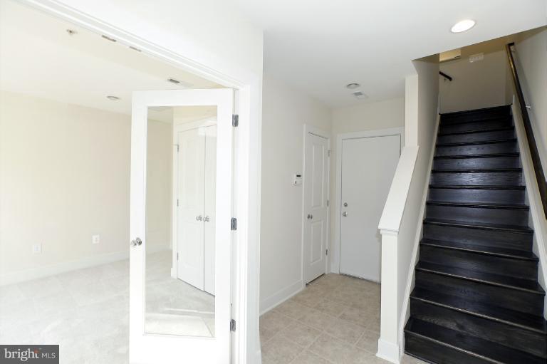 915 4th Street Southeast Washington, DC 20003 - Photo 18 of 24 a view of entryway and gallery