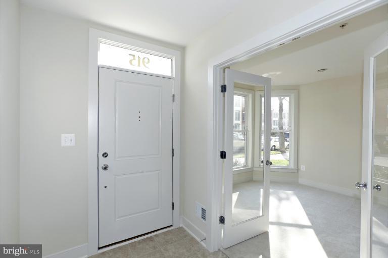 915 4th Street Southeast Washington, DC 20003 - Photo 10 of 24 a view of entryway with bathroom