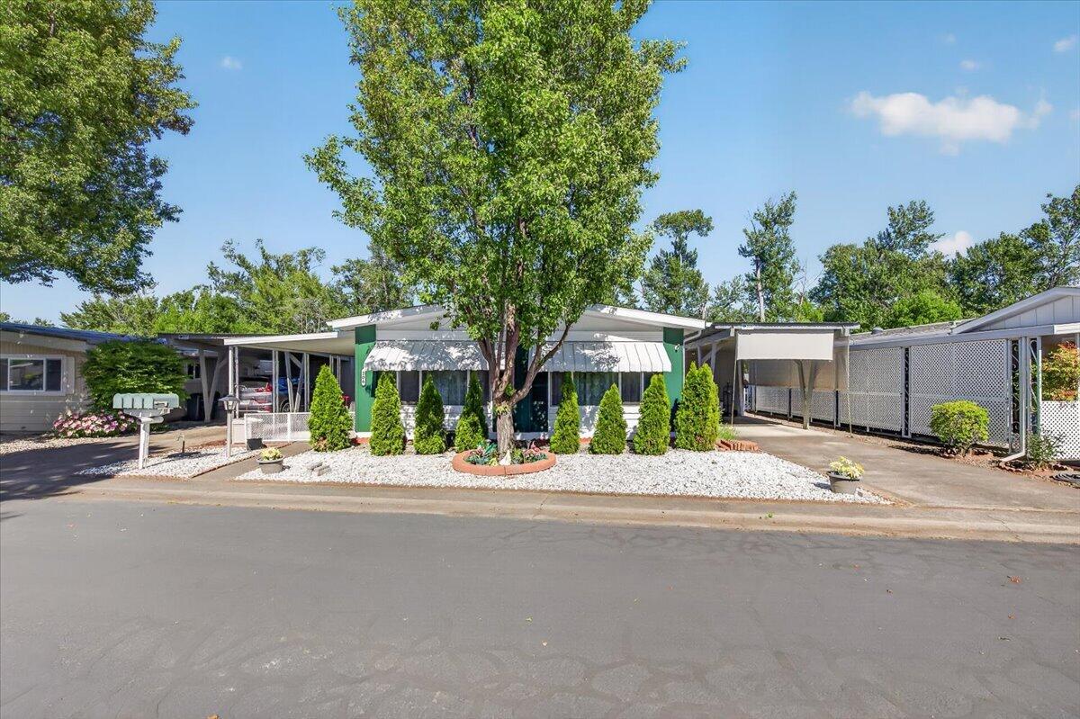 2252 Table Rock Road, Unit SPC 206 Medford, OR 97501 - Photo 31 of 33