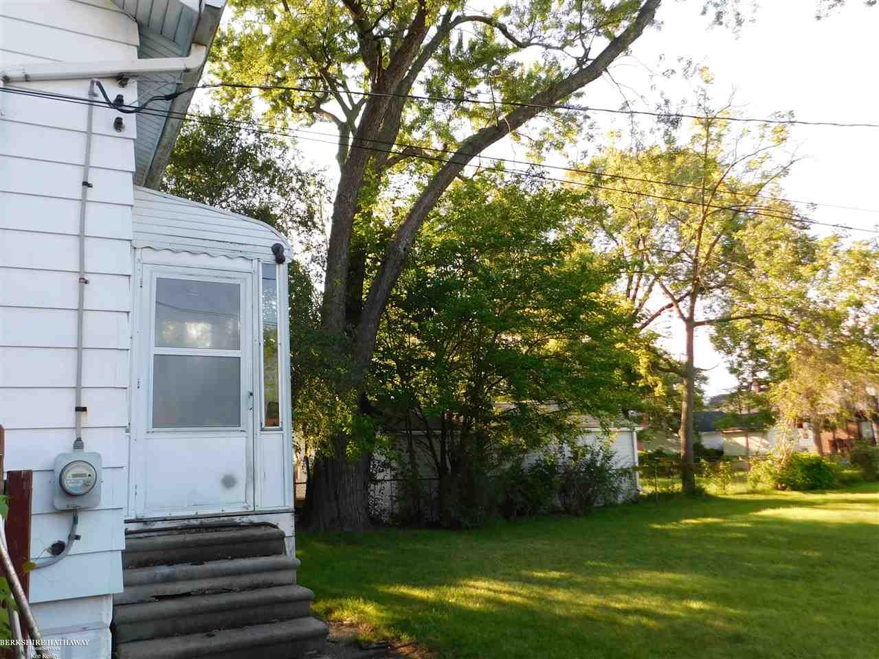 15115 Charles R Avenue Eastpointe, MI 48021 - Photo 12 of 14