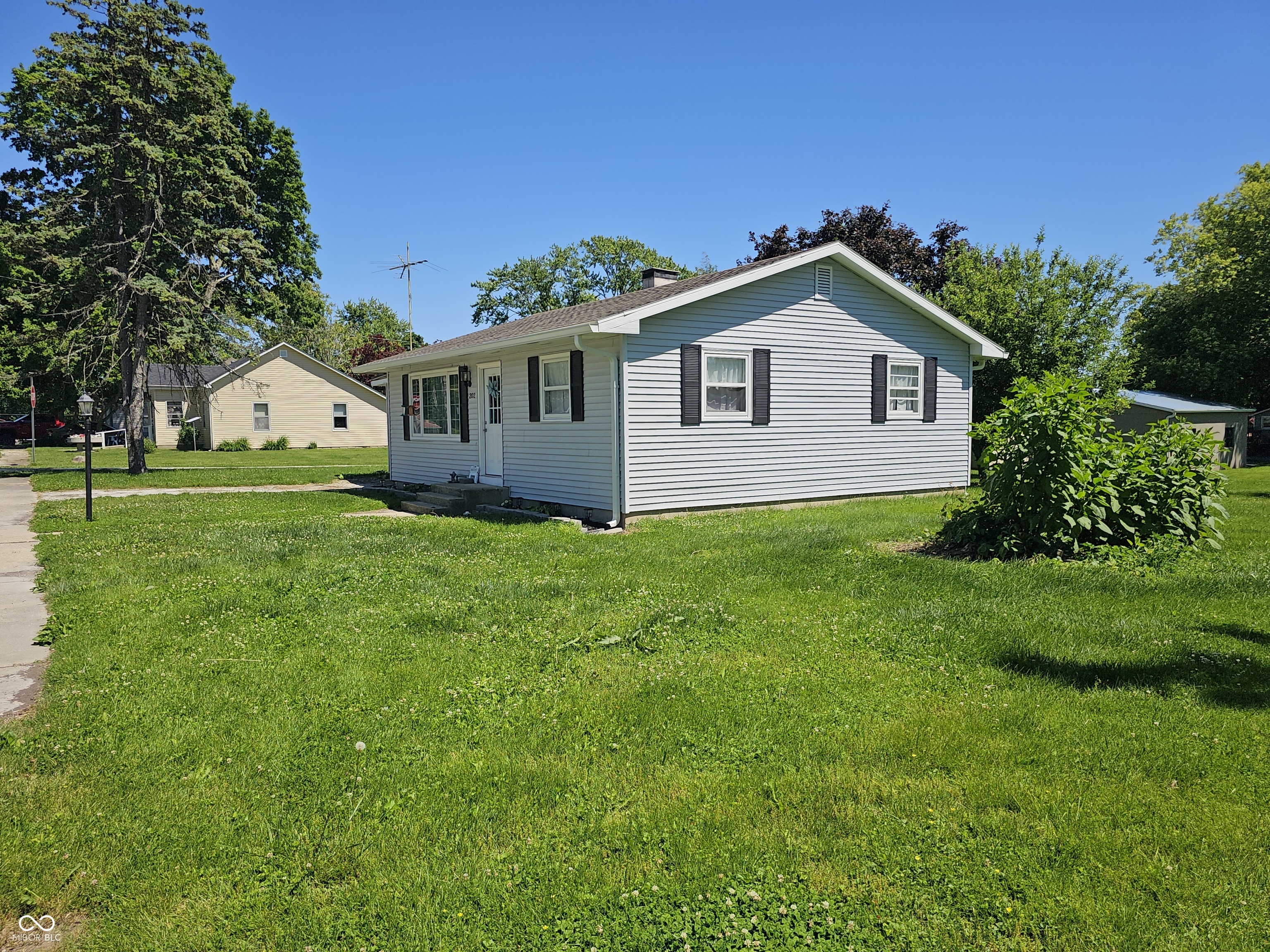 202 Walnut Street Bainbridge, IN 46105 - Photo 8 of 23