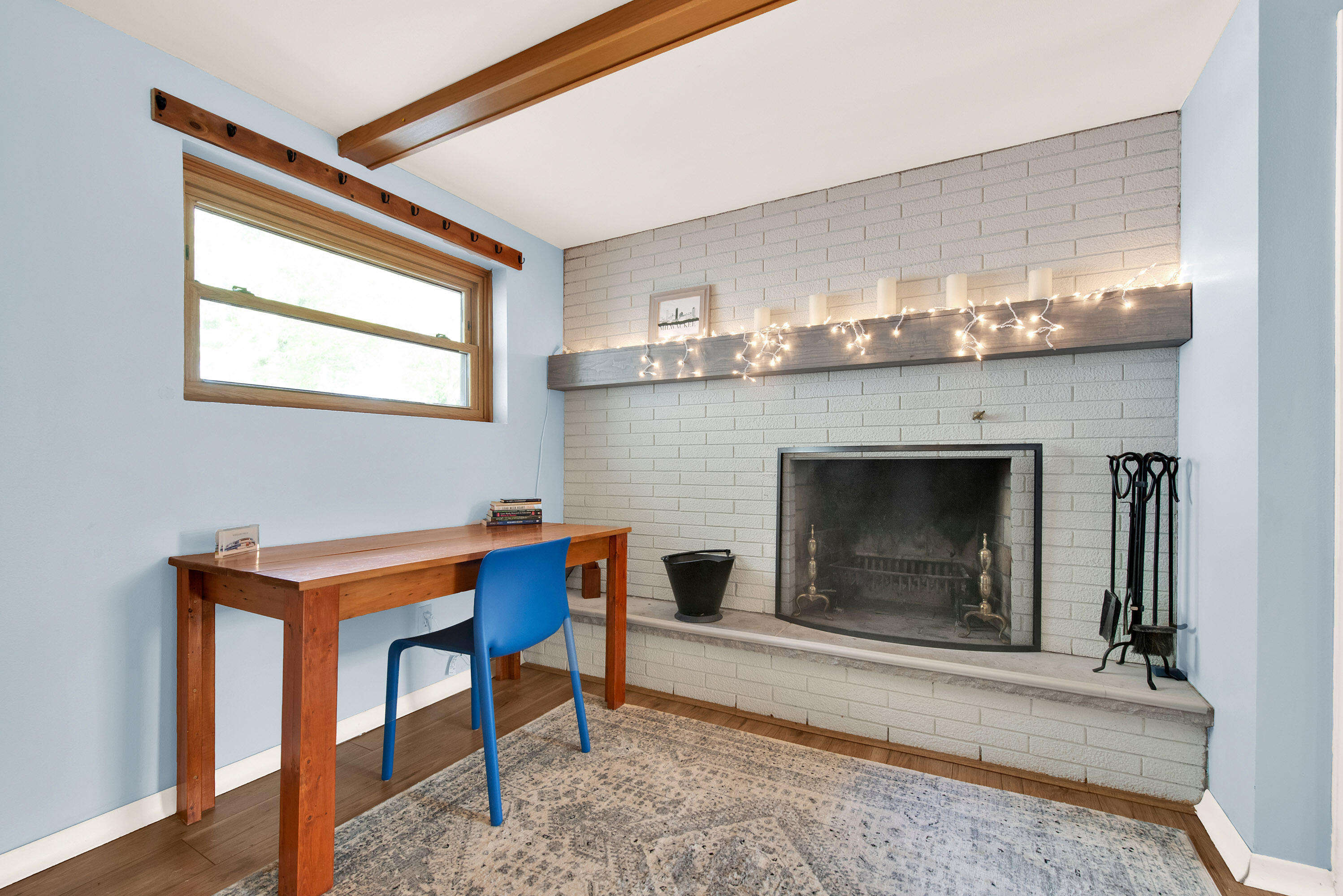 5279 South 22nd Street Milwaukee, WI 53221 - Photo 17 of 27 Family Room/Fireplace