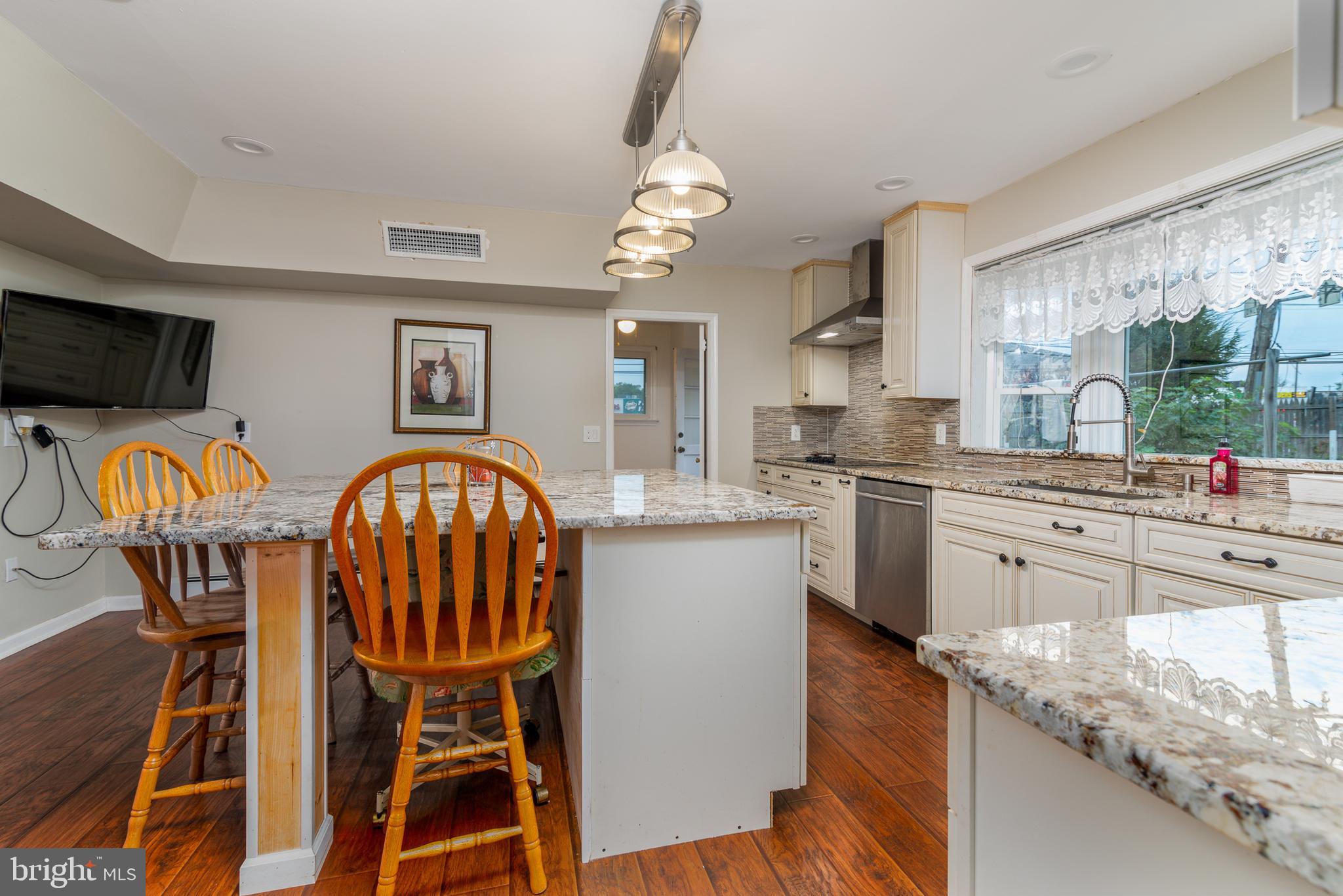 84 Quarry Road Levittown, PA 19057 - Photo 3 of 26 Gallery Image 3
