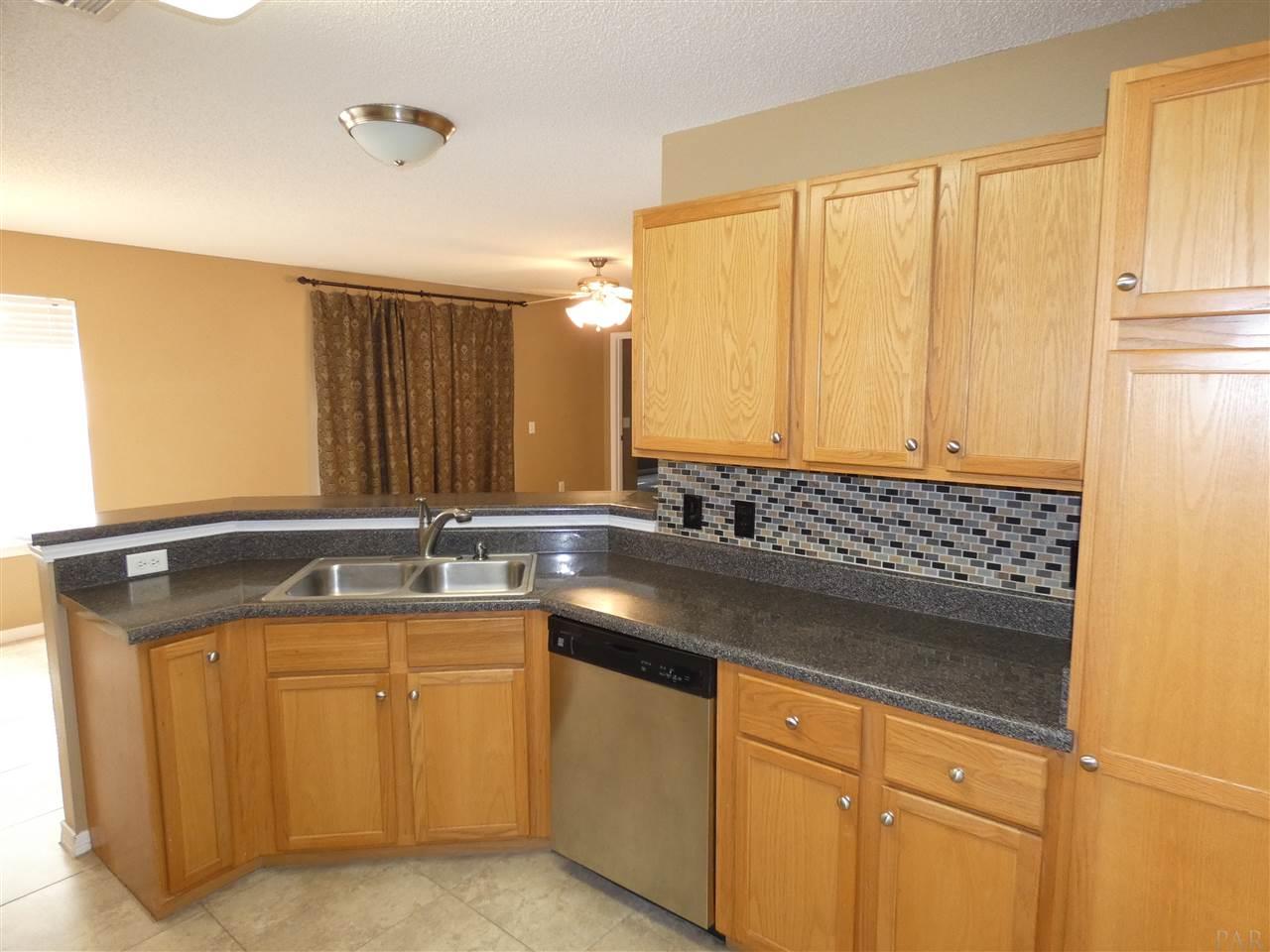 5523 Berryhill Road Milton, FL 32570 - Photo 7 of 22 Gallery Image 7