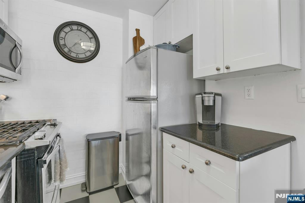 1203 River Road, Unit 9D Edgewater, NJ 07020 - Photo 14 of 42