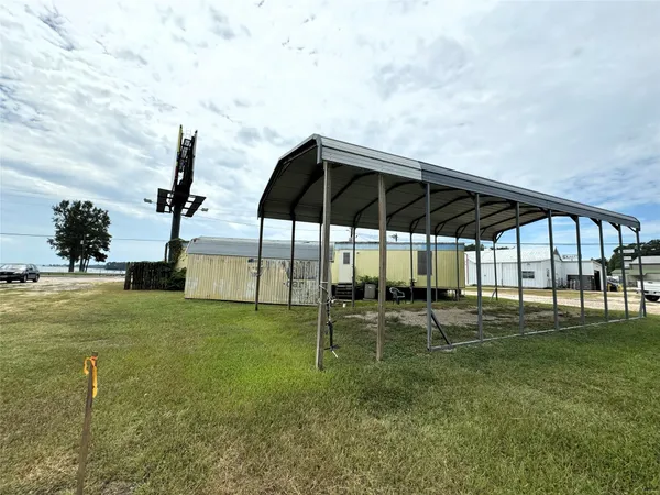 $349,000 | 13062 U.S. Highway 190, Onalaska, TX 77360
