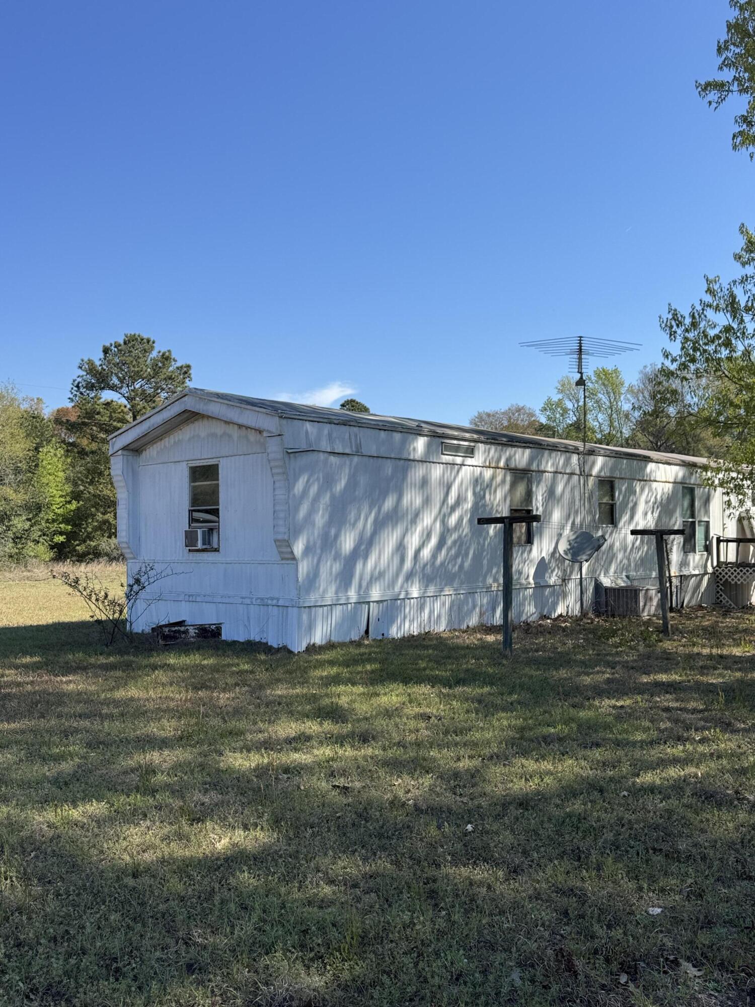 1830 Goslin Pond Road Summerton, SC 29148 - Photo 4 of 6 IMG_9201