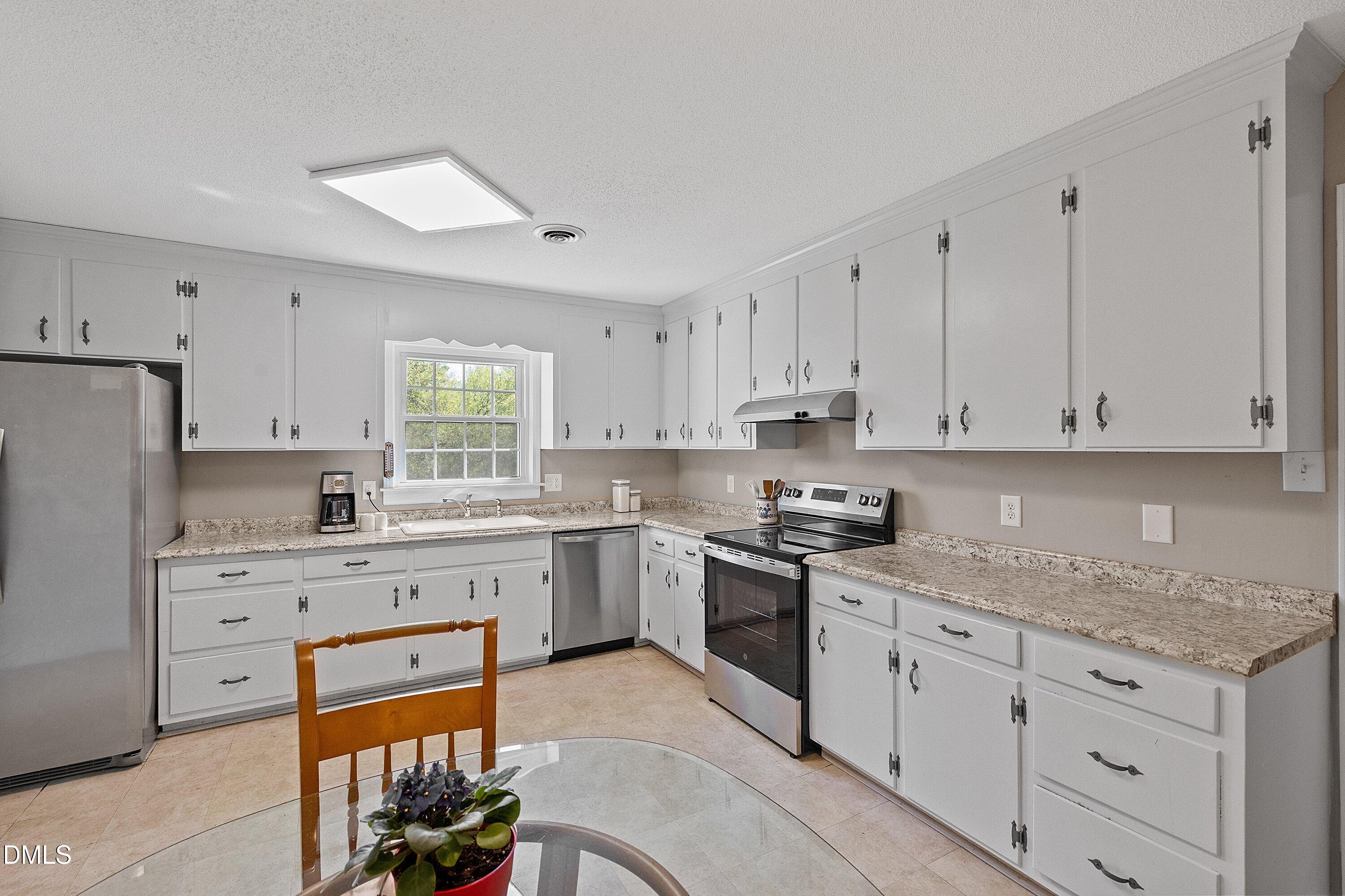 3920 Sue Lane Raleigh, NC 27604 - Photo 25 of 55 25-3920 Sue Ln _9541