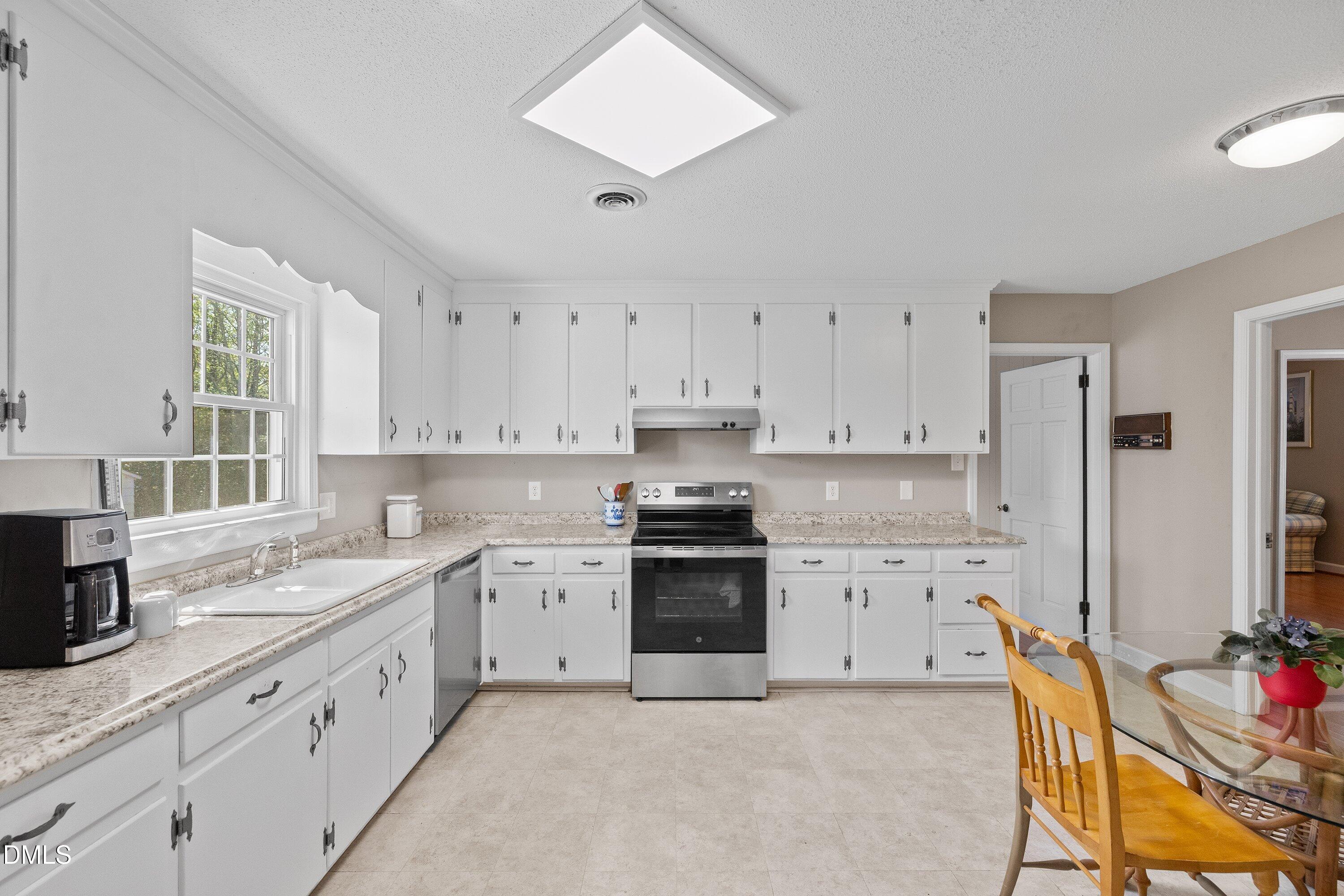 3920 Sue Lane Raleigh, NC 27604 - Photo 26 of 55 26-3920 Sue Ln _9546