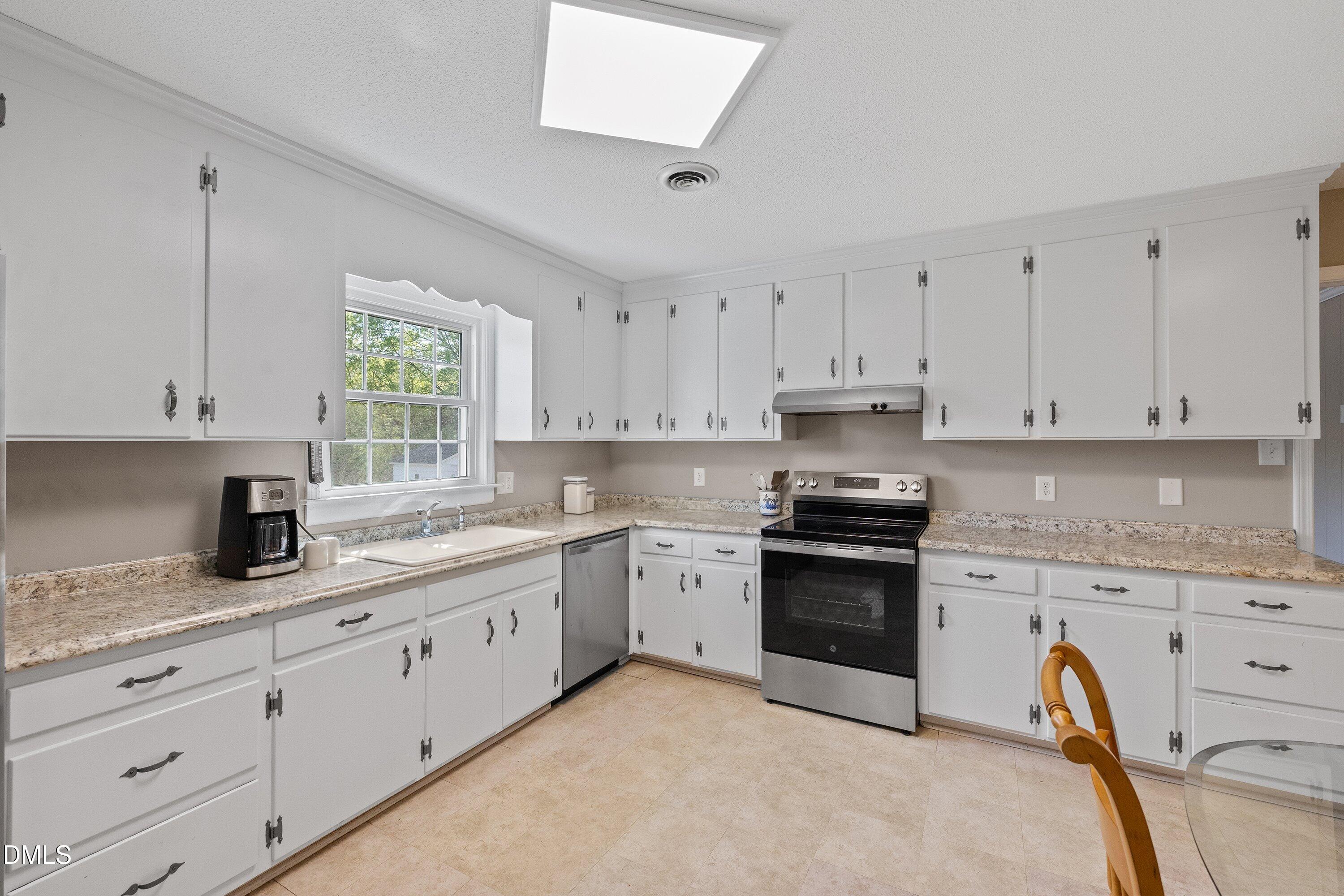 3920 Sue Lane Raleigh, NC 27604 - Photo 29 of 55 29-3920 Sue Ln _9561