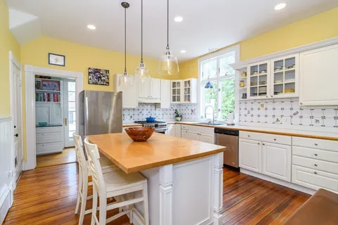 $1,329,000 | 8 Charles Street, Natick, MA 01760