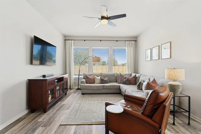 $349,000 | 10003 Napier Drive, Rosharon, TX 77583