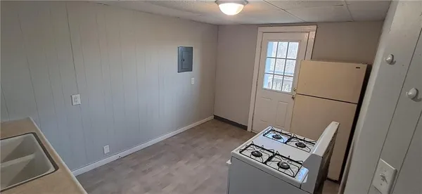 $825 | 519 North 24th Street, Unit B, St. Joseph, MO 64501