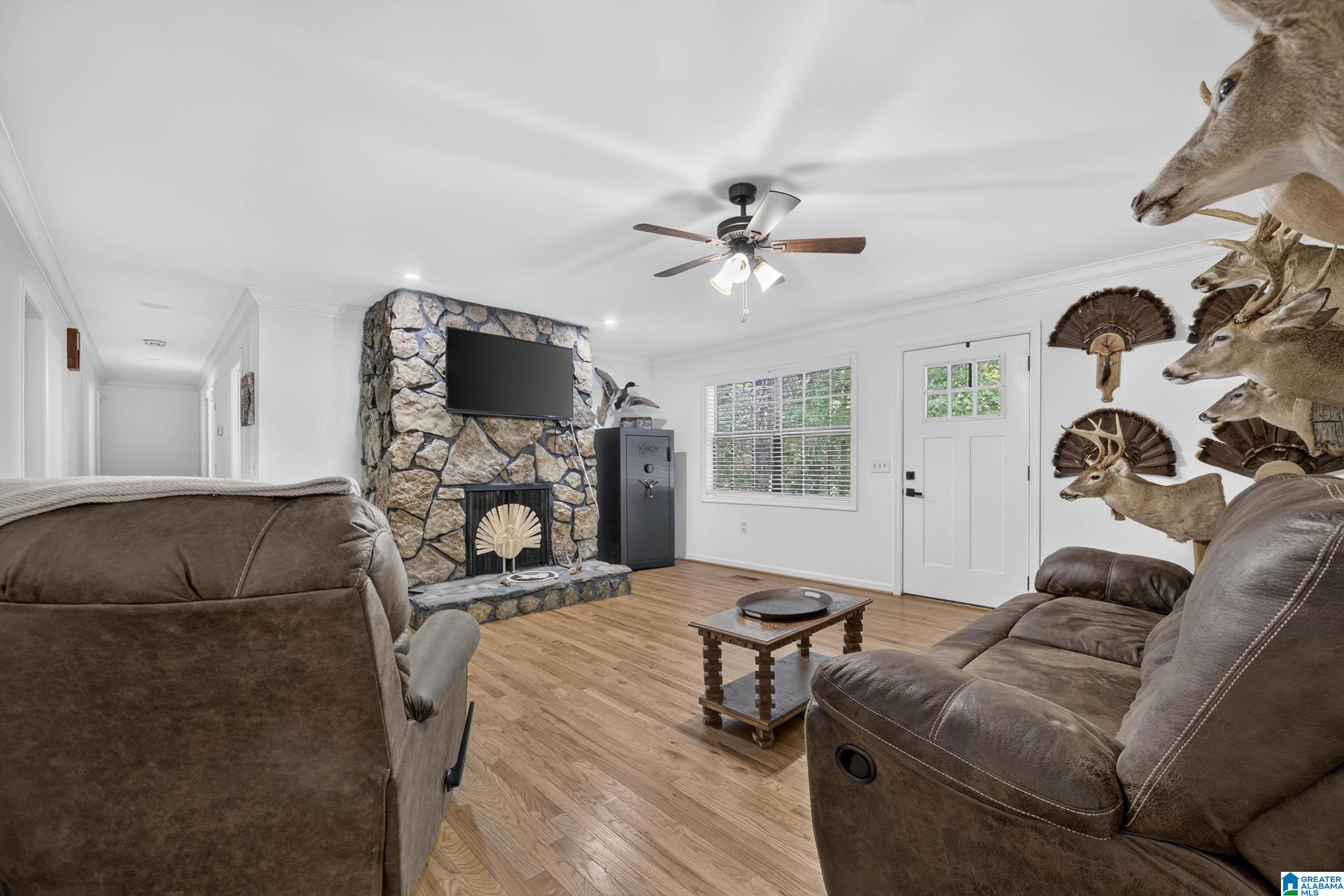 716 King Road Oneonta, AL 35121 - Photo 3 of 52