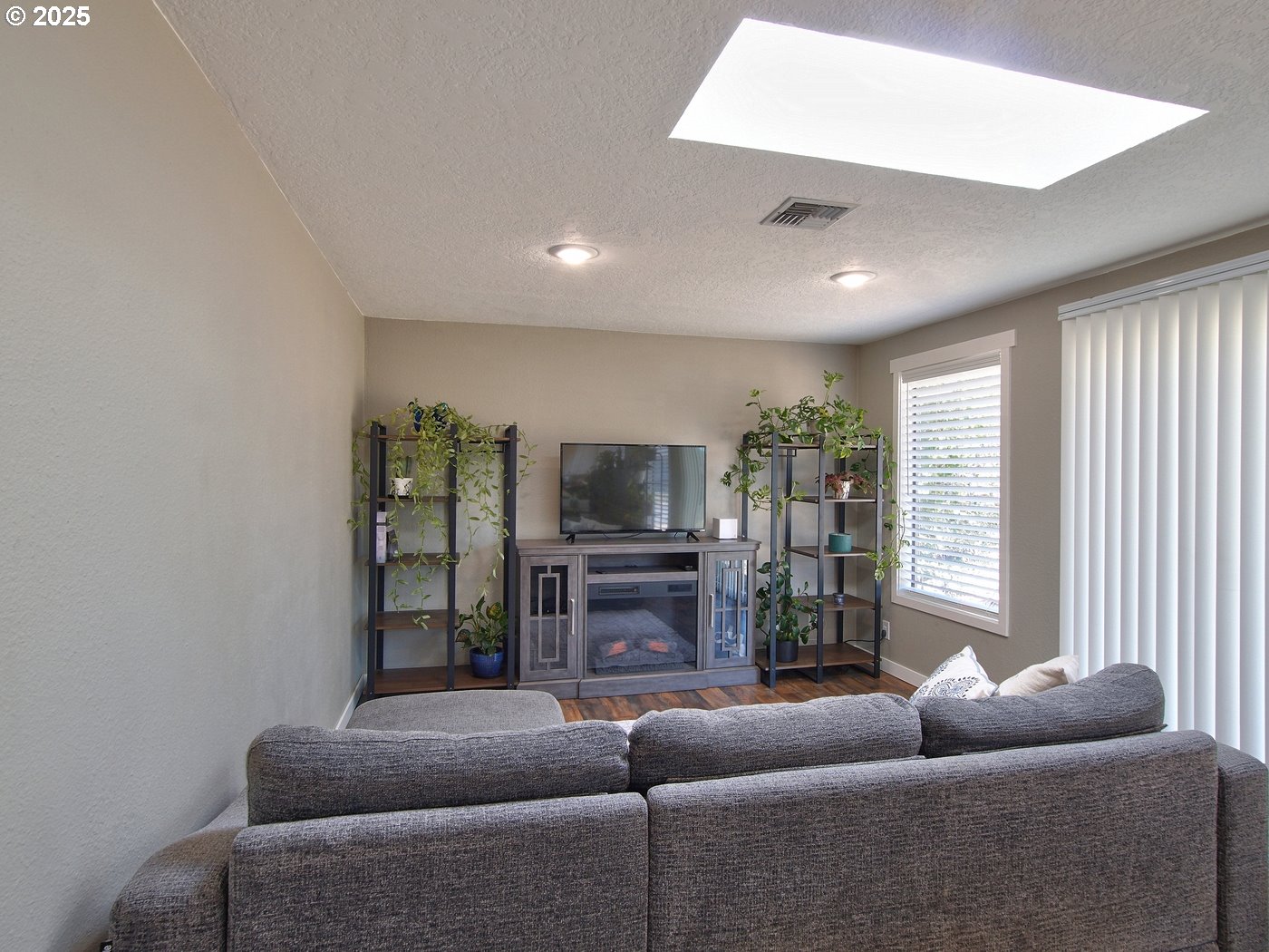 3631 Meadowview Street Southeast Albany, OR 97322 - Photo 11 of 35