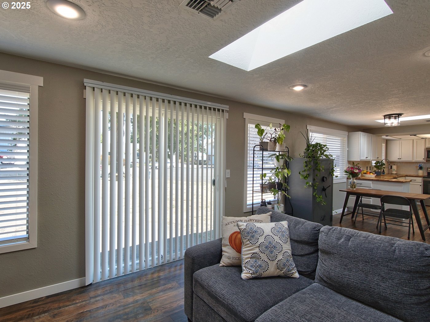 3631 Meadowview Street Southeast Albany, OR 97322 - Photo 14 of 35