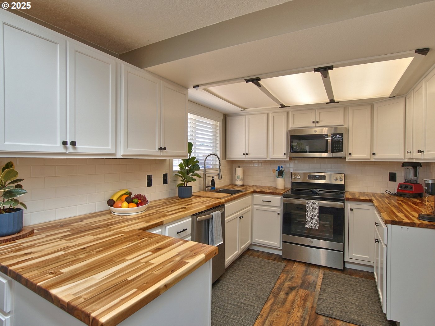 3631 Meadowview Street Southeast Albany, OR 97322 - Photo 15 of 35