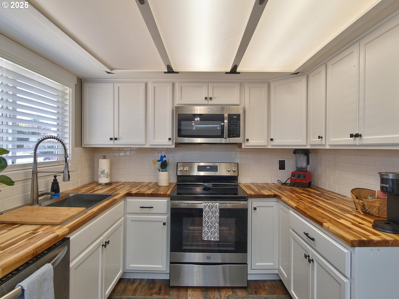 3631 Meadowview Street Southeast Albany, OR 97322 - Photo 16 of 35