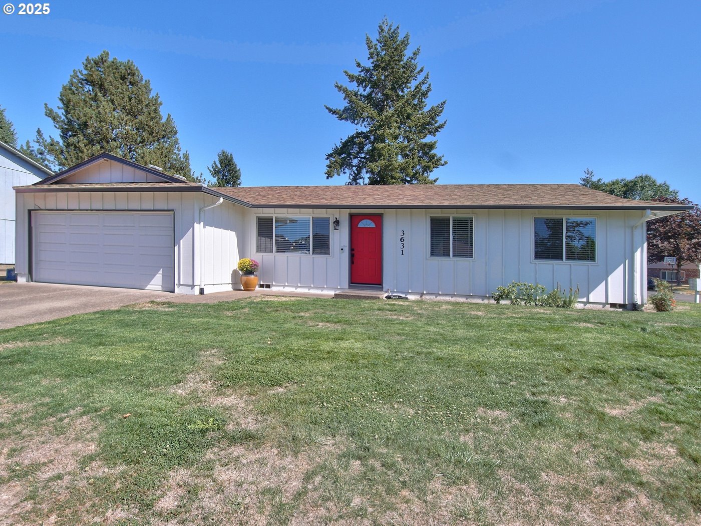 3631 Meadowview Street Southeast Albany, OR 97322 - Photo 2 of 35
