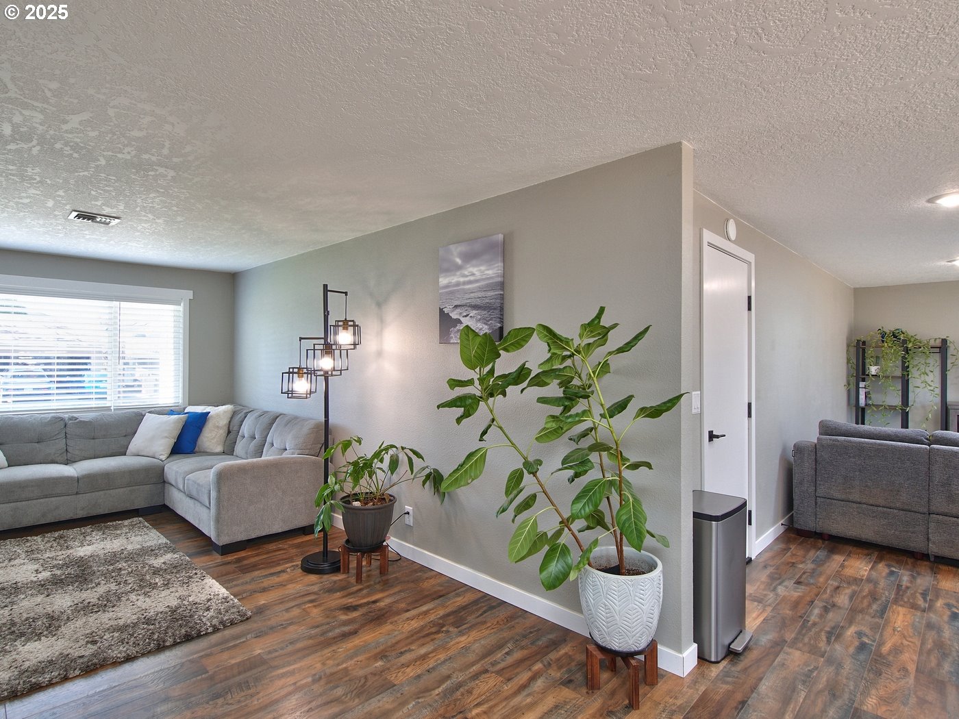 3631 Meadowview Street Southeast Albany, OR 97322 - Photo 7 of 35