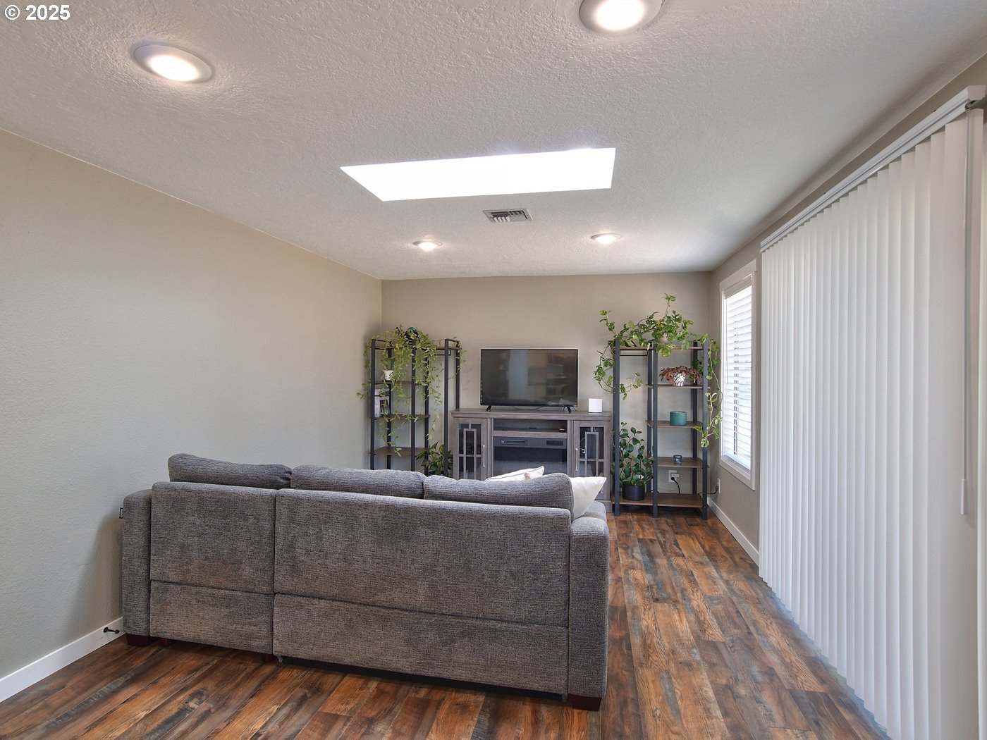 3631 Meadowview Street Southeast Albany, OR 97322 - Photo 10 of 35