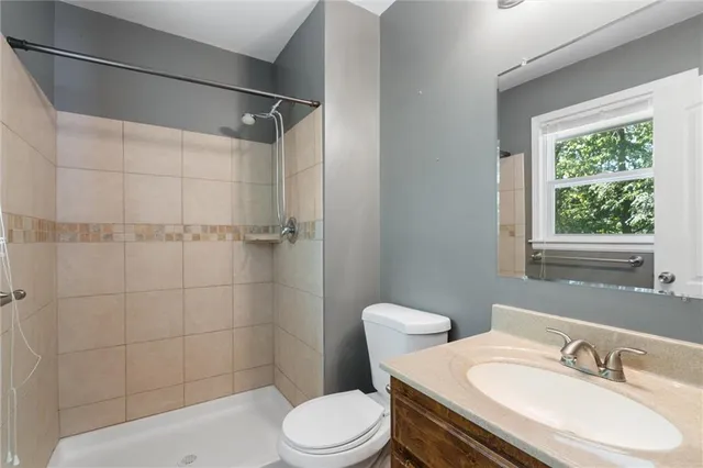 $299,950 | 233 North 134th Street, Bonner Springs, KS 66012