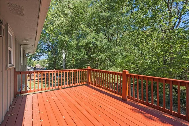 $299,950 | 233 North 134th Street, Bonner Springs, KS 66012