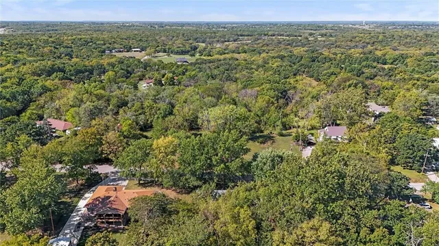 $299,950 | 233 North 134th Street, Bonner Springs, KS 66012