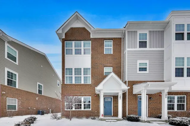 $469,500 | 187 Canterbury Way, Unit 3D, Lake Zurich, IL 60047