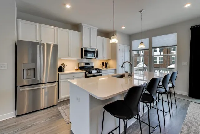 $469,500 | 187 Canterbury Way, Unit 3D, Lake Zurich, IL 60047