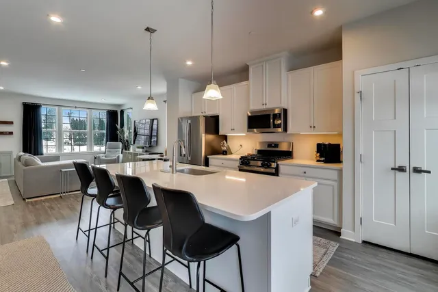 $469,500 | 187 Canterbury Way, Unit 3D, Lake Zurich, IL 60047