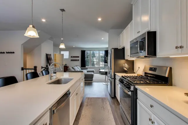 $469,500 | 187 Canterbury Way, Unit 3D, Lake Zurich, IL 60047