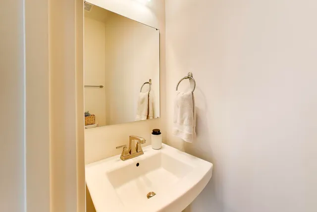 $469,500 | 187 Canterbury Way, Unit 3D, Lake Zurich, IL 60047