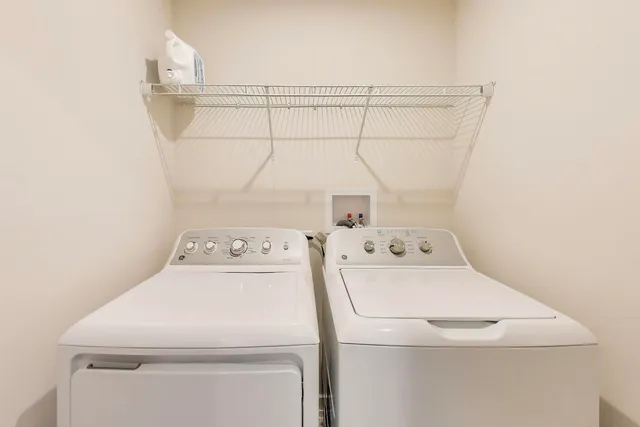 $469,500 | 187 Canterbury Way, Unit 3D, Lake Zurich, IL 60047