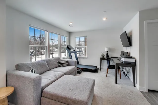 $469,500 | 187 Canterbury Way, Unit 3D, Lake Zurich, IL 60047