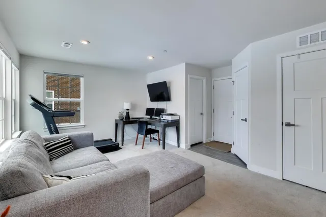 $469,500 | 187 Canterbury Way, Unit 3D, Lake Zurich, IL 60047