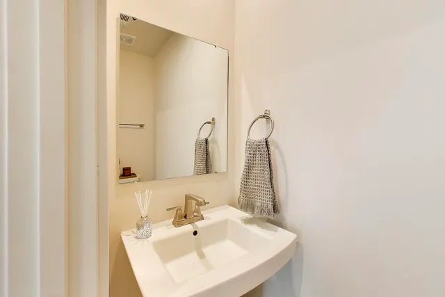 $469,500 | 187 Canterbury Way, Unit 3D, Lake Zurich, IL 60047