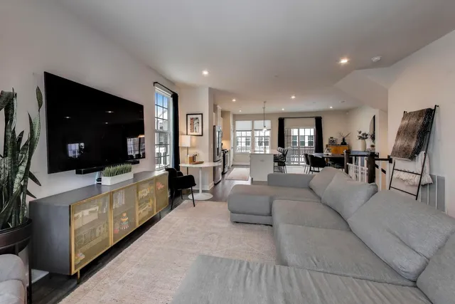 $469,500 | 187 Canterbury Way, Unit 3D, Lake Zurich, IL 60047