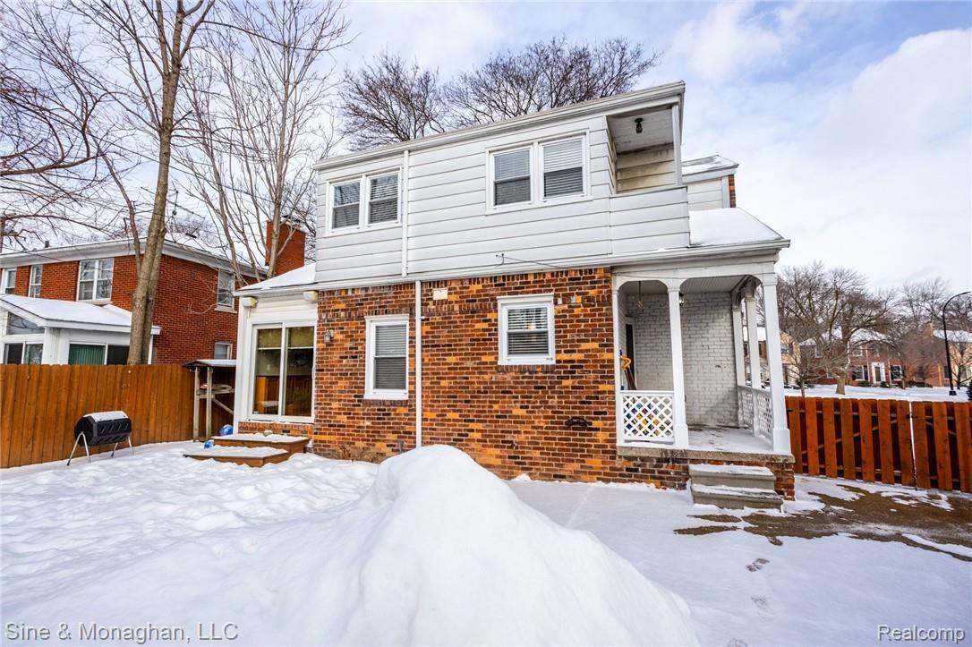 459 Maison Road Grosse Pointe, MI 48236 - Photo 31 of 40 459 Maison Winter S004.jpg