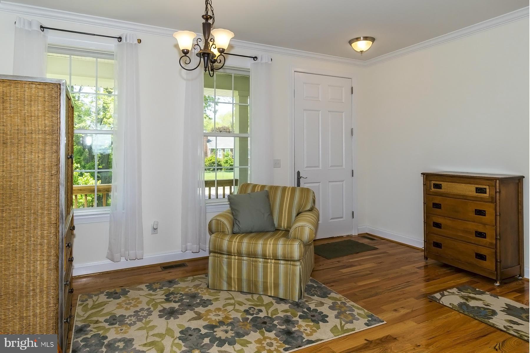 793 Riverside Drive Arnold, MD 21012 - Photo 2 of 29 Living Room