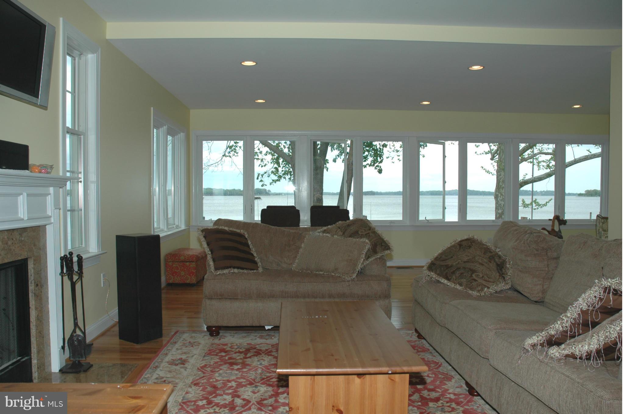 793 Riverside Drive Arnold, MD 21012 - Photo 12 of 29 Family Room