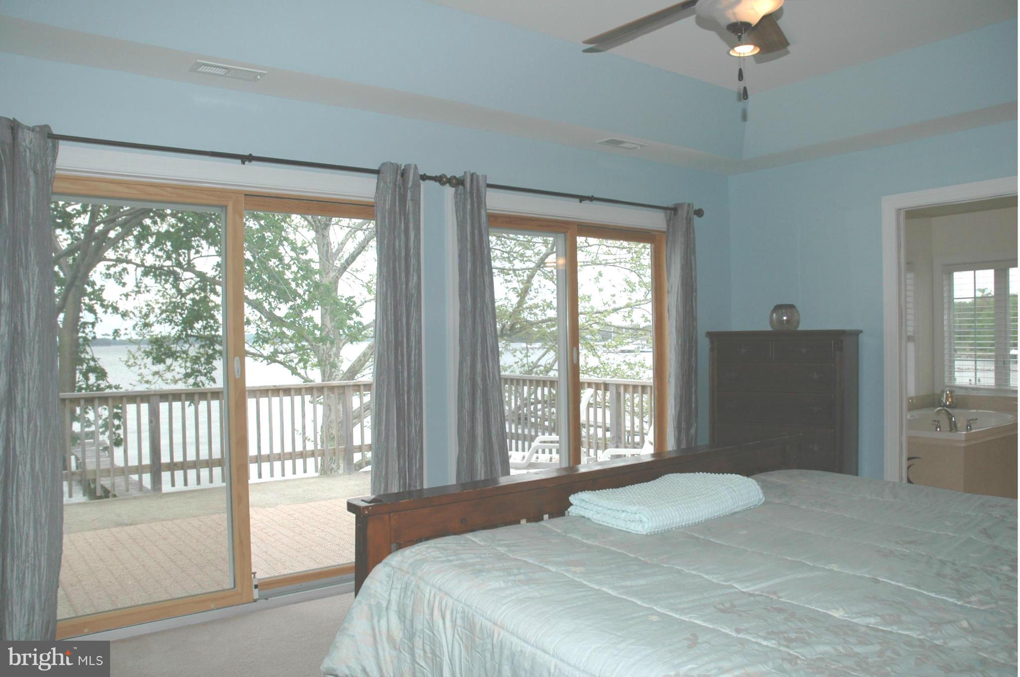 793 Riverside Drive Arnold, MD 21012 - Photo 16 of 29 Master has a tray ceiling.