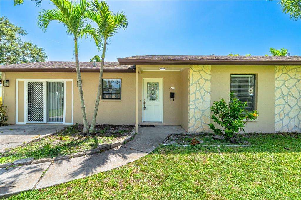 5672 South Lockwood Ridge Road Sarasota, FL 34231 - Photo 6 of 63 Gallery Image 6